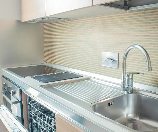 Minzoni Sul Mare E 130 Mt Dal Centro *