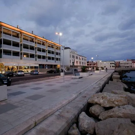 Minzoni Sul Mare E 130 Mt Dal Centro Apartamento